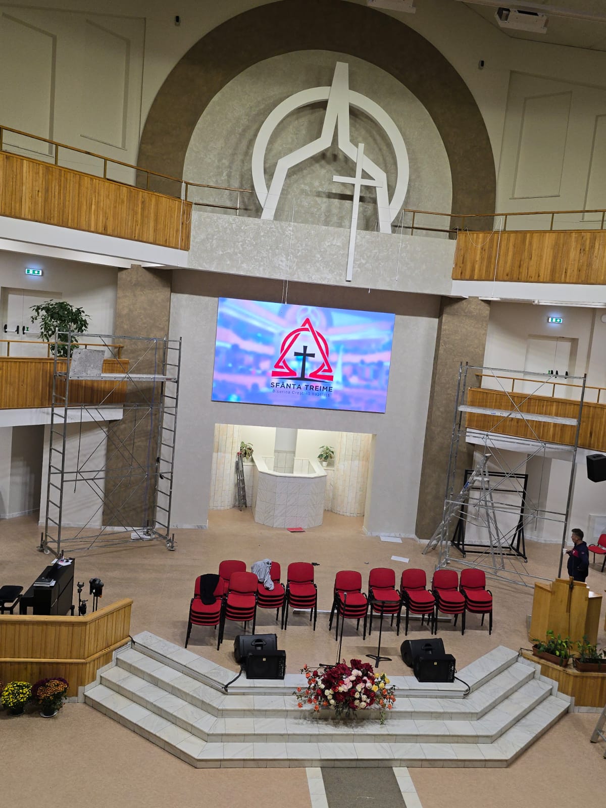 Ecrane LED personalizate pentru biserici si lacasuri de cult